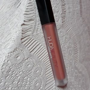 *bundle 3/$10* Huda Beauty Liquid Matte Bombshell